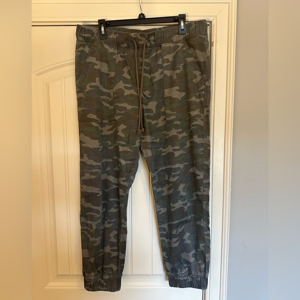 Bella Dahl Pocket Jogger
